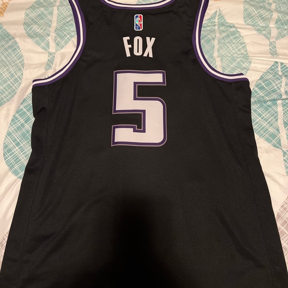DeAaron Fox Sacramento Kings jersey - Picture 2 of 4